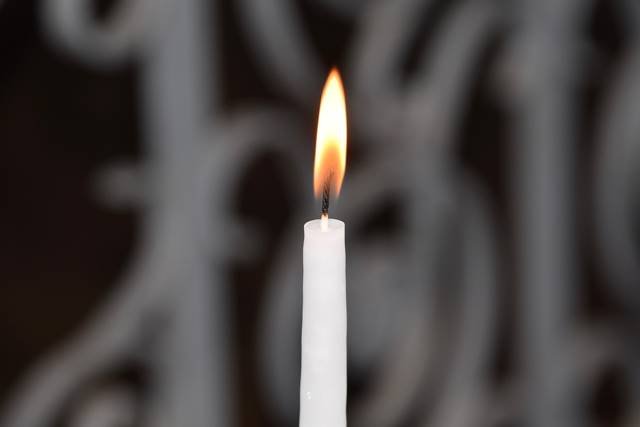Oração de São Cipriano com vela branca